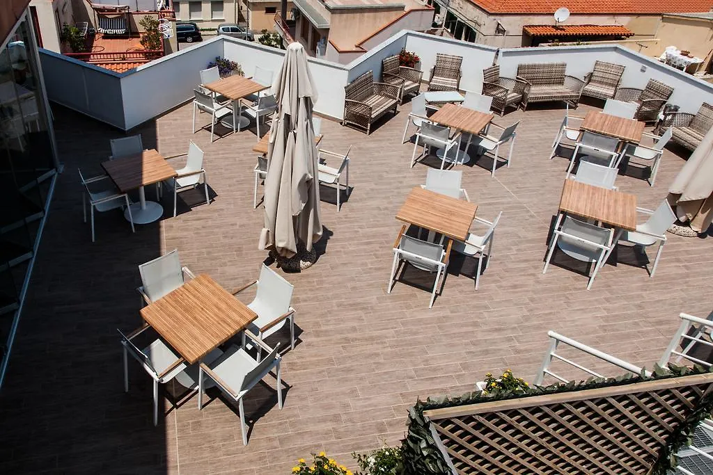 Alma Di Alghero Hotel 4*,